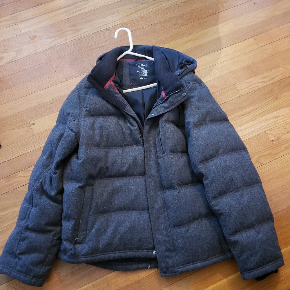LL Bean Men"s Down coat with removable hood
